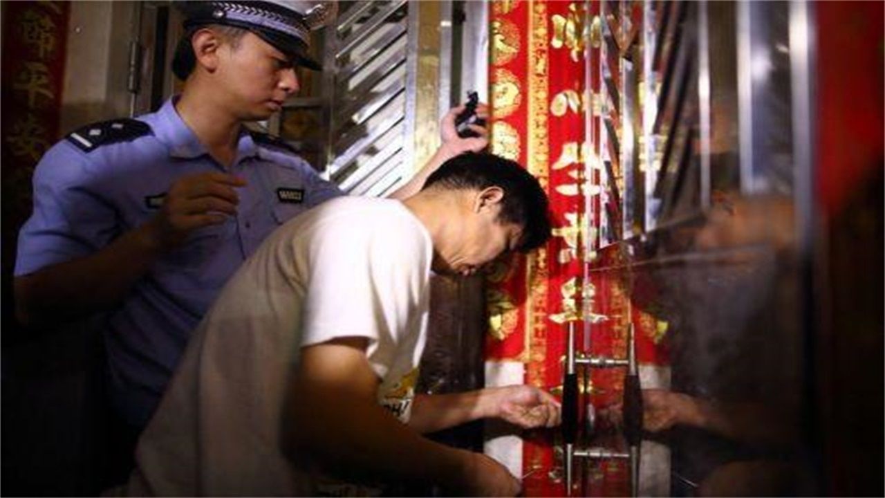 林芝地区请开锁师傅开了锁后，师傅为什么一般都不进门，就算主人请也不进去？